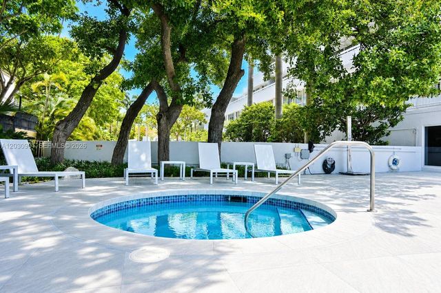 1627 Brickell Ave 1005, Miami, FL 33129