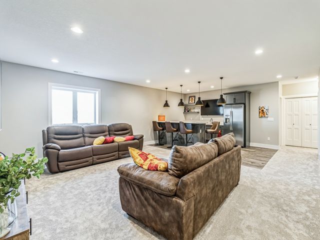 2105 Ketelsen Drive, Ames, IA 50010