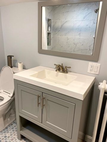 76 Eutaw St, Boston, MA 02128