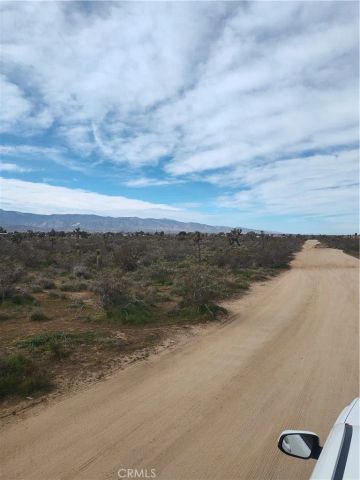 0 Buttemere, Phelan, CA 92371