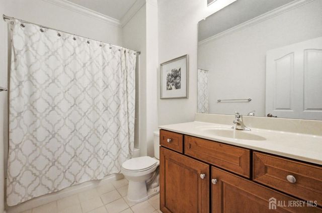 51 Gryphon Drive, Monroe, NJ 08831