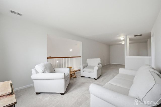 51 Gryphon Drive, Monroe, NJ 08831