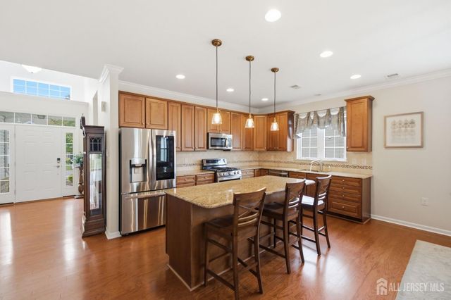 51 Gryphon Drive, Monroe, NJ 08831