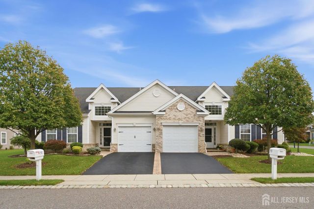 51 Gryphon Drive, Monroe, NJ 08831
