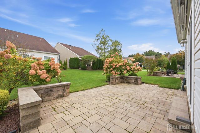 51 Gryphon Drive, Monroe, NJ 08831