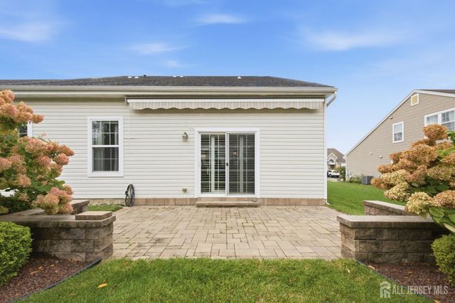 51 Gryphon Drive, Monroe, NJ 08831