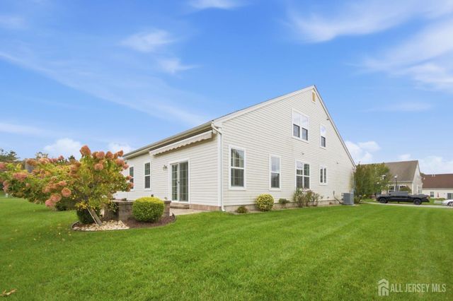 51 Gryphon Drive, Monroe, NJ 08831
