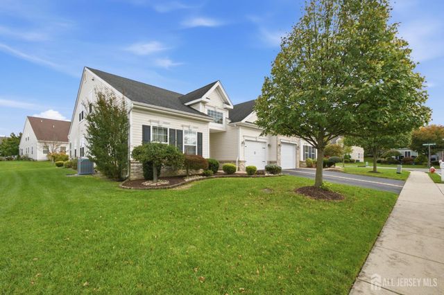 51 Gryphon Drive, Monroe, NJ 08831