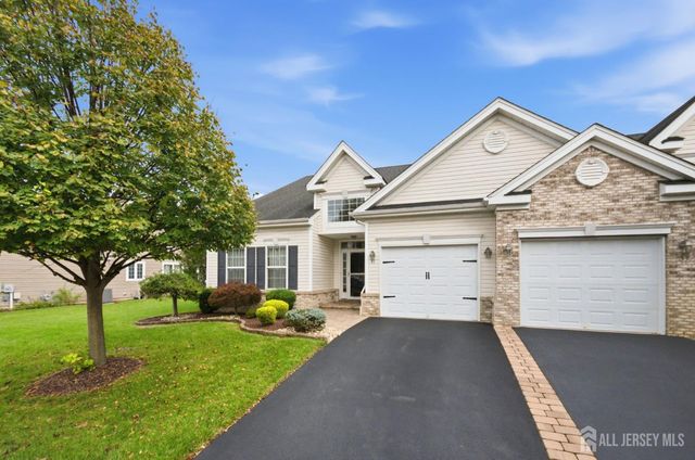 51 Gryphon Drive, Monroe, NJ 08831