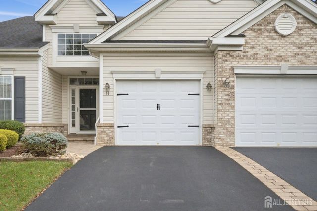 51 Gryphon Drive, Monroe, NJ 08831