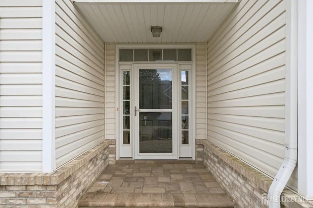 51 Gryphon Drive, Monroe, NJ 08831