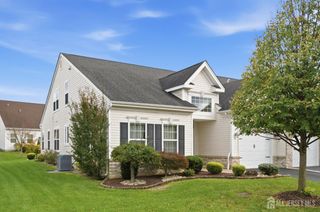 51 Gryphon Drive, Monroe, NJ 08831
