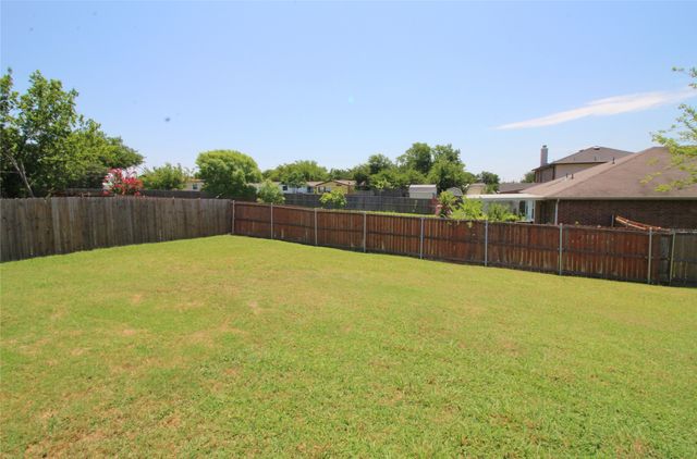 321 Briar Oaks Drive, Royse City, TX 75189