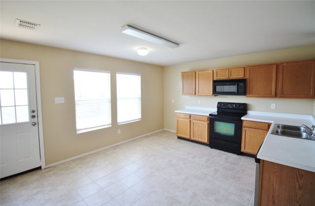 321 Briar Oaks Drive, Royse City, TX 75189