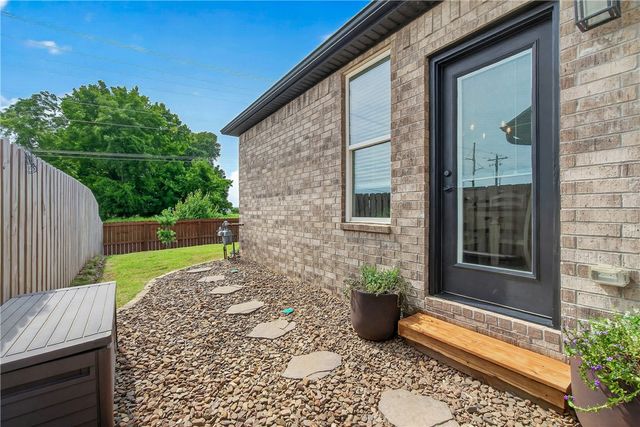 2404 SW Poppy Street, Bentonville, AR 72713