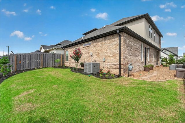 2404 SW Poppy Street, Bentonville, AR 72713