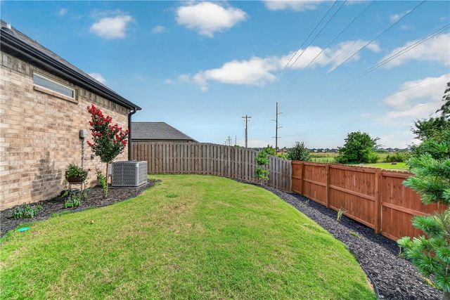 2404 SW Poppy Street, Bentonville, AR 72713