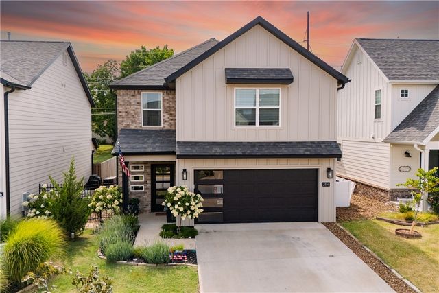 2404 SW Poppy Street, Bentonville, AR 72713