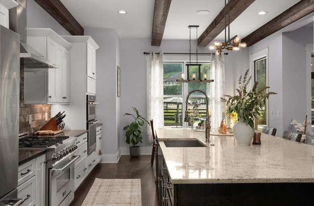 4450 Savage Pointe PVT Dr, Franklin, TN 37064