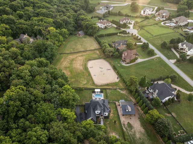 4450 Savage Pointe PVT Dr, Franklin, TN 37064