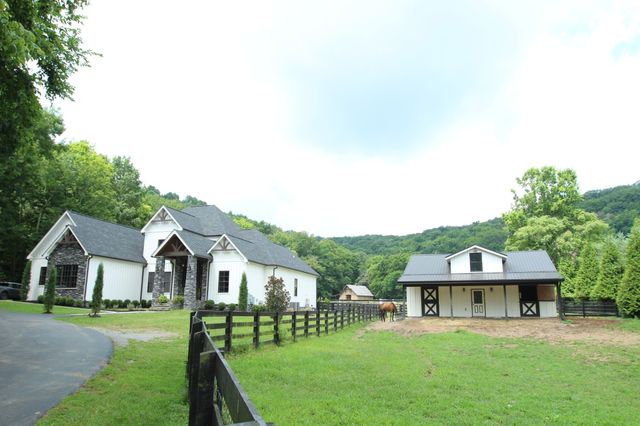 4450 Savage Pointe PVT Dr, Franklin, TN 37064