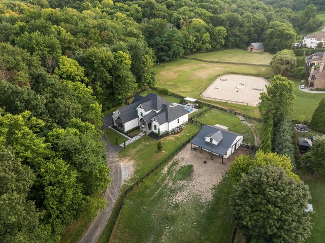 4450 Savage Pointe PVT Dr, Franklin, TN 37064