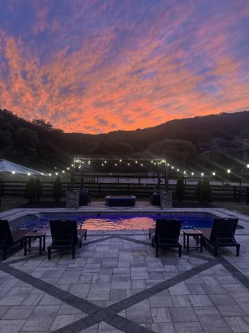 4450 Savage Pointe PVT Dr, Franklin, TN 37064