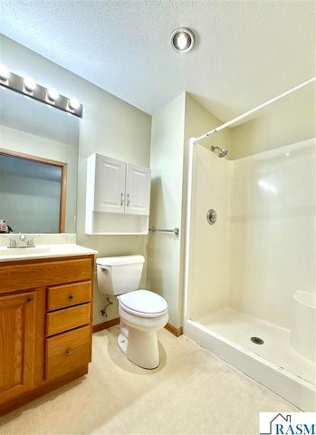 939 Mayvis Boulevard, Mankato, MN 56001