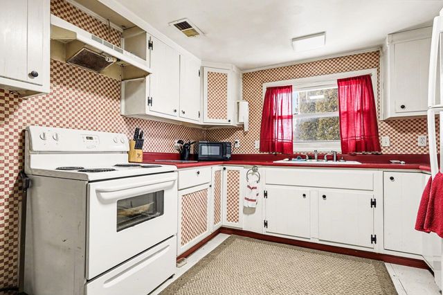 408 E 14th Street, La Porte, IN 46350