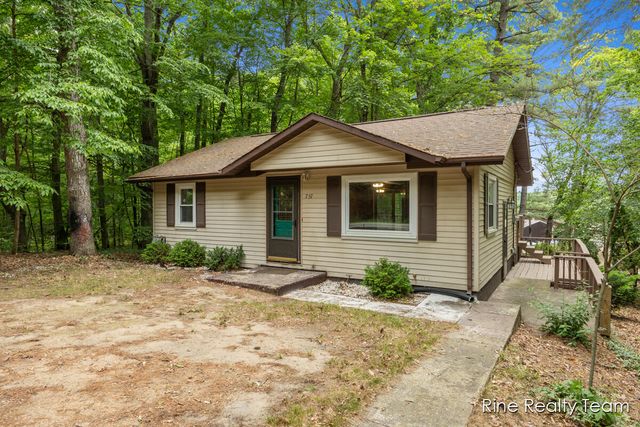 757 E Sidney Road, Stanton, MI 48888