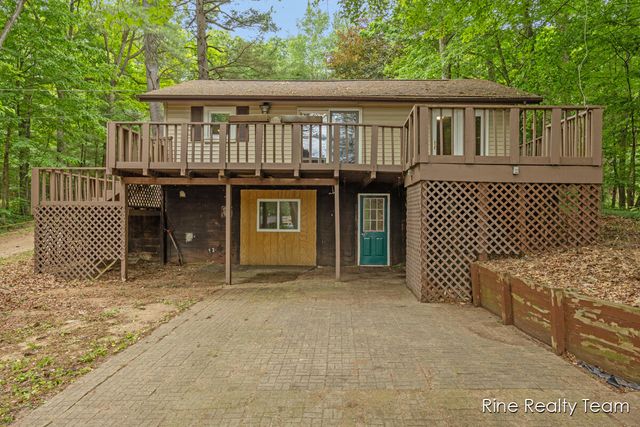 757 E Sidney Road, Stanton, MI 48888