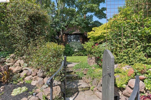 17 Eucalyptus Road, Berkeley, CA 94705