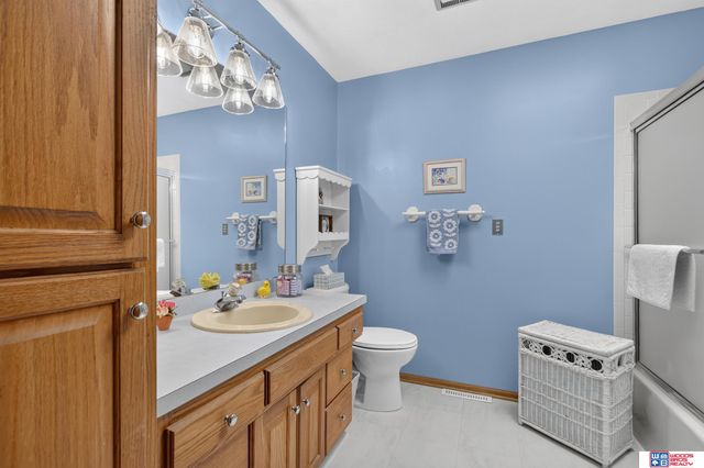 3500 W Van Dorn Street, Lincoln, NE 68522