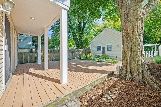 909 Lions Park Drive, Saint Joseph, MI 49085