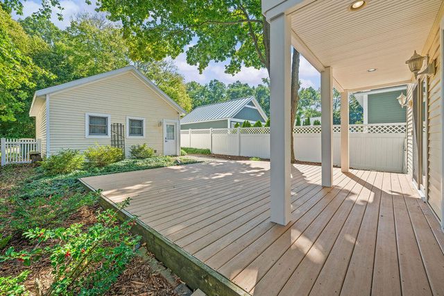 909 Lions Park Drive, Saint Joseph, MI 49085