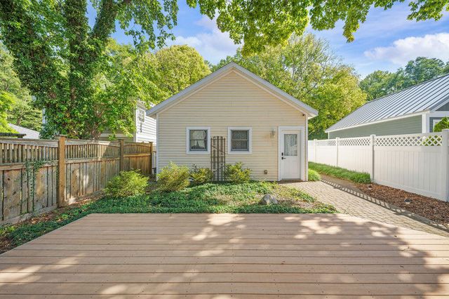 909 Lions Park Drive, Saint Joseph, MI 49085