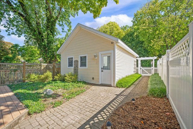 909 Lions Park Drive, Saint Joseph, MI 49085