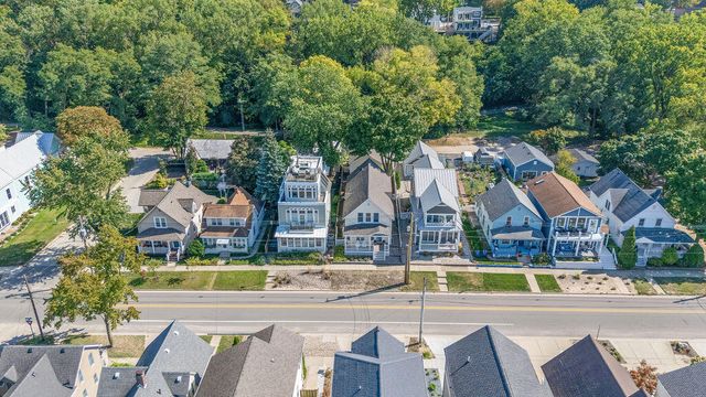 909 Lions Park Drive, Saint Joseph, MI 49085