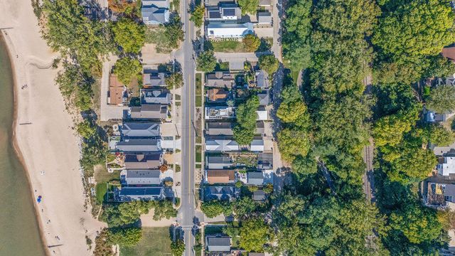 909 Lions Park Drive, Saint Joseph, MI 49085