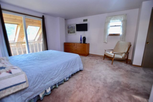 10905 Breezy Lawn Road, Spring Grove, IL 60081