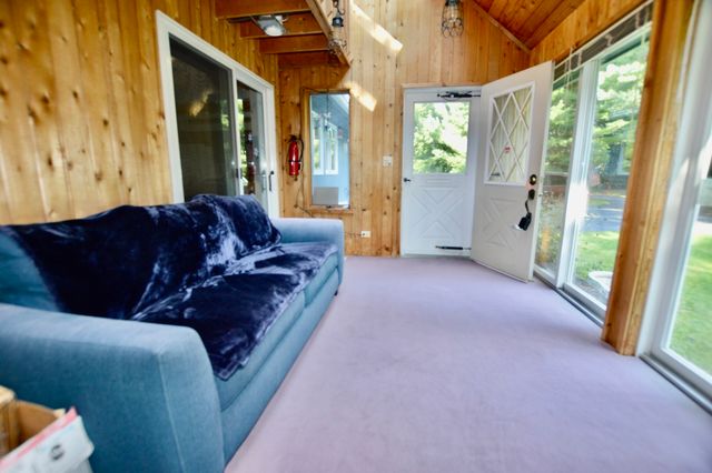 10905 Breezy Lawn Road, Spring Grove, IL 60081