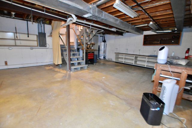 10905 Breezy Lawn Road, Spring Grove, IL 60081