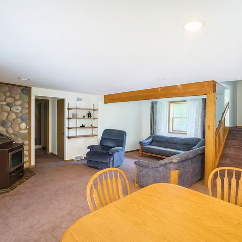 10905 Breezy Lawn Road, Spring Grove, IL 60081