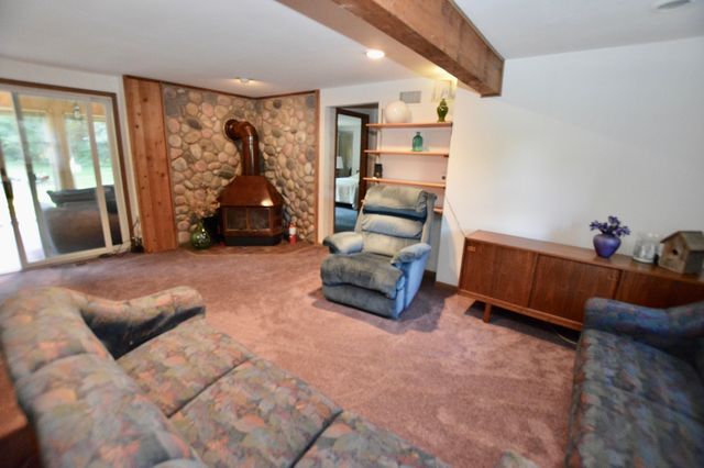 10905 Breezy Lawn Road, Spring Grove, IL 60081