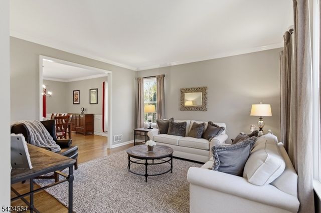 1 Samantha Ln, Washington Twp., NJ 07830