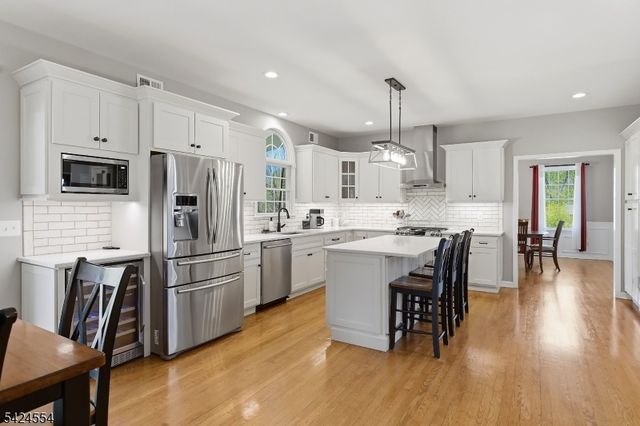 1 Samantha Ln, Washington Twp., NJ 07830