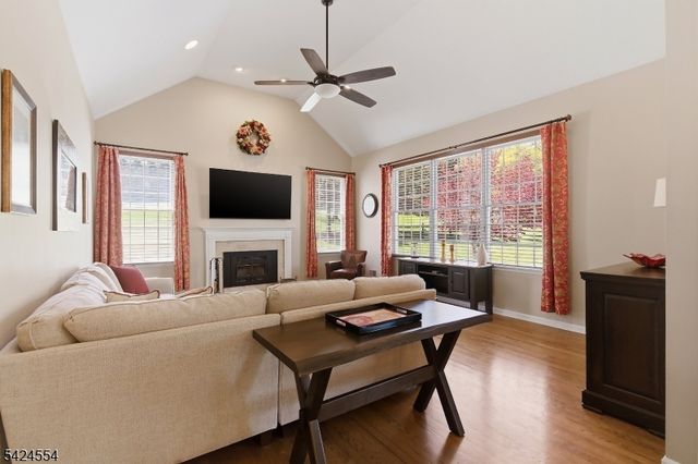 1 Samantha Ln, Washington Twp., NJ 07830