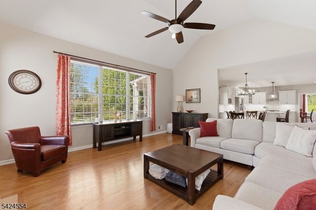 1 Samantha Ln, Washington Twp., NJ 07830