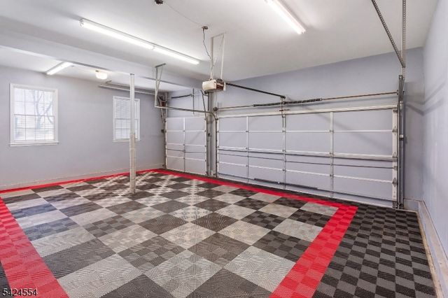 1 Samantha Ln, Washington Twp., NJ 07830