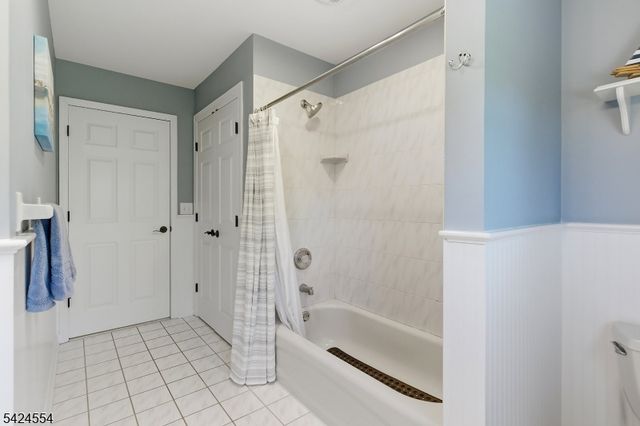 1 Samantha Ln, Washington Twp., NJ 07830